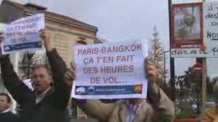 Manifestation contre F MITTERAND