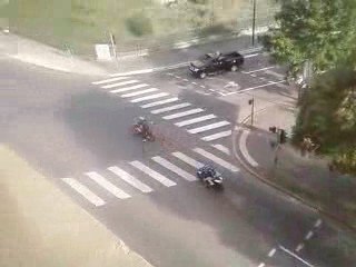 Acceleration et frime par deux motard