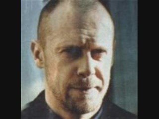 Alain Soral parle du serieux et du délire conspirationiste