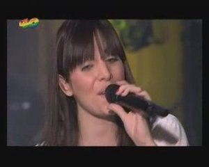 Leire Martínez canta rosas