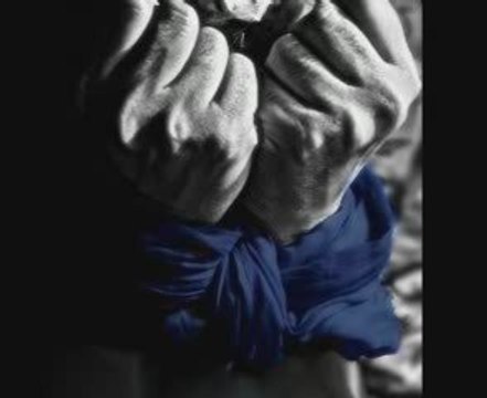 BENİM İÇİN ÖLDÜN ARTIK...