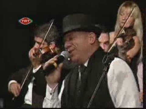 Sunshine Band TRT Yılbaşı Konseri 04