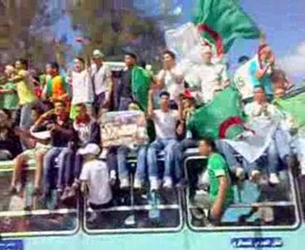 Algerian fans vs Rwn