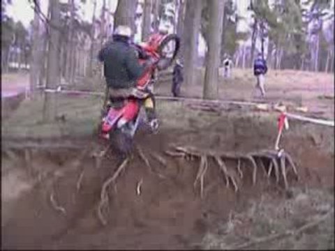 [ENDURO] Racing Crashes Chutes Compilation [Goodspeed]