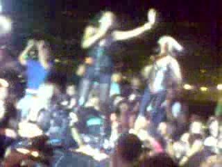 Kelly Rowland chante When l love takes over au Skybar Beirut