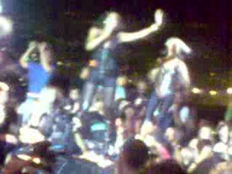 Kelly Rowland chante When l love takes over au Skybar Beirut