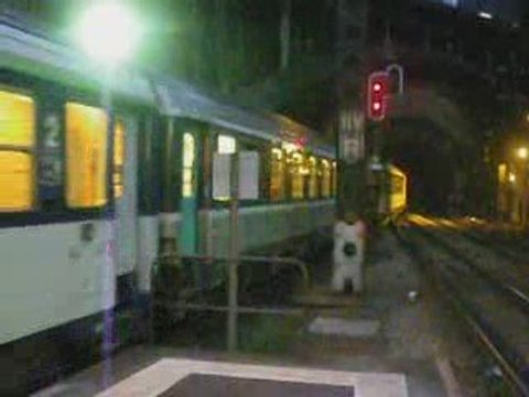 Départ du train de pélerin Lourdres-Le Havre à Rouen