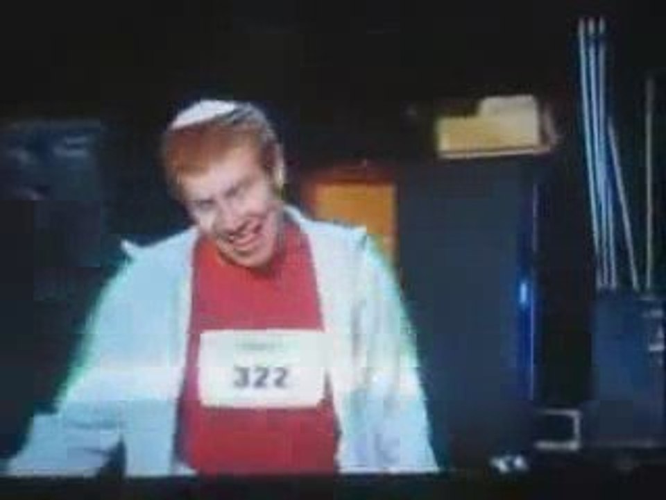 Régis dance mal