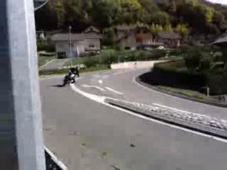 derbi sm xtreme descend de faverges a 109kmh 2