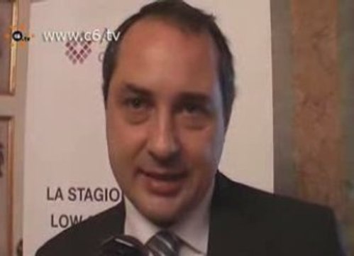 Gli italiani viaggiano low cost: + 14 per cento. Internet e