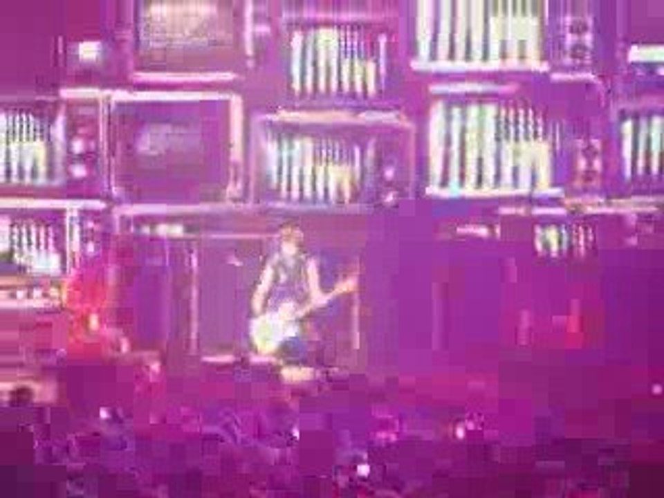 Green Day - American Idiot (2)