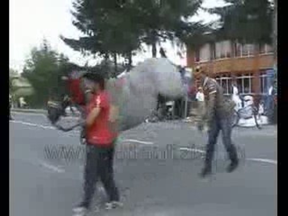 coup de sabot terrible