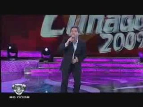 Martin bossi como Macri imitando cantantes