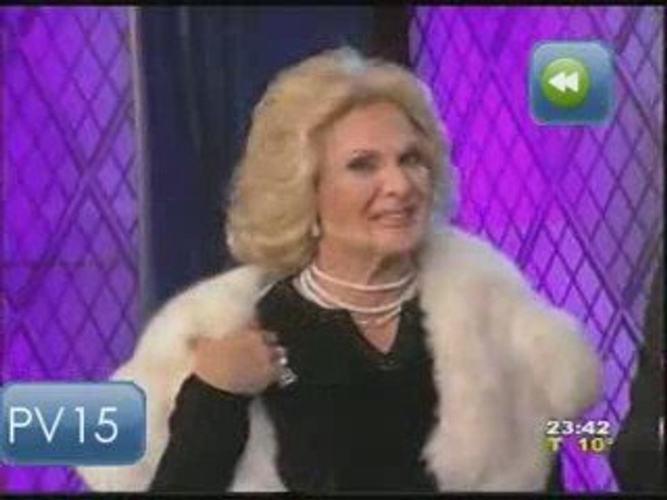 Martin Bossi como Mirtha con Mirtha parodiando a Cristina