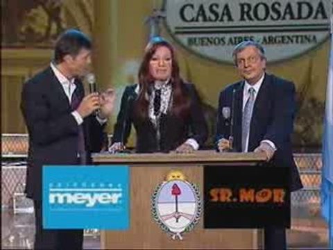 Martin Bossi como Cristina con Nestor