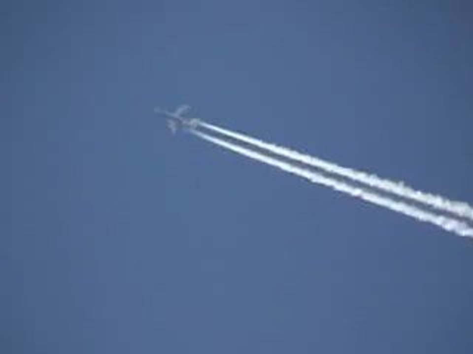 UFO Cloaking As Jet Video