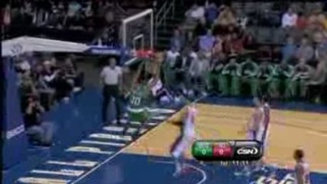 NBA Rajon Rondo throws a long pass to Rasheed Wallace, who f