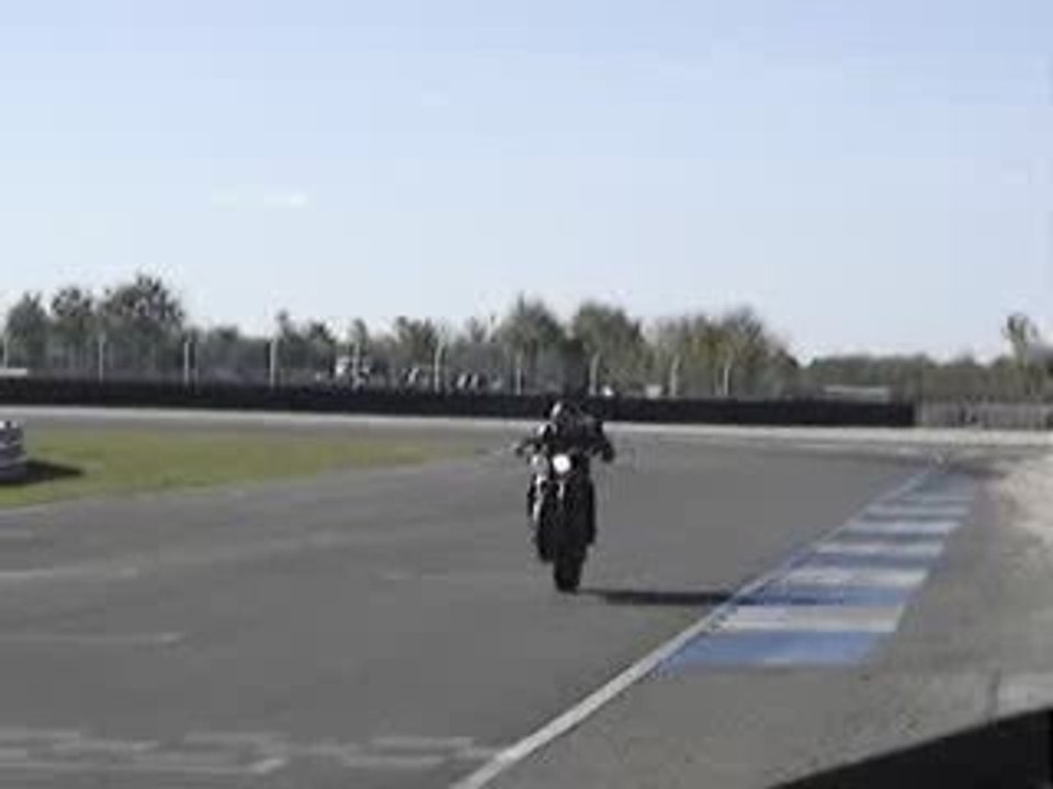 Piste Le vigeant Triumph Street Triple R