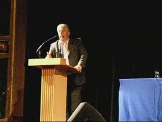 Jean-Louis Fousseret, ouvre la conférence d'Albert Jacquard