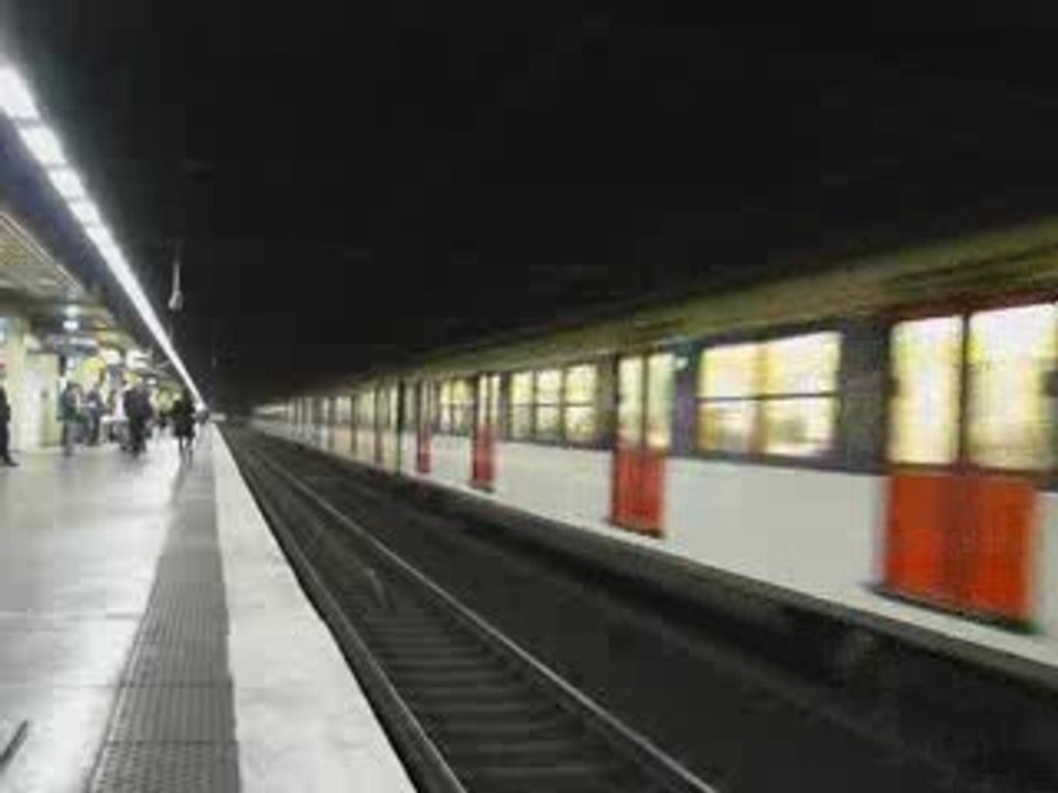 Passage d'une UM3 de MS 61 à Vincennes