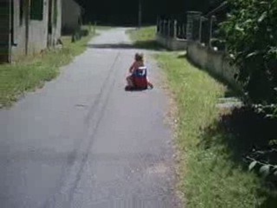 Zoé rouleur tres vite