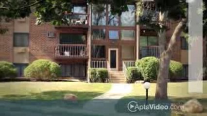 Courtyards Village West Apartments in North Aurora, IL