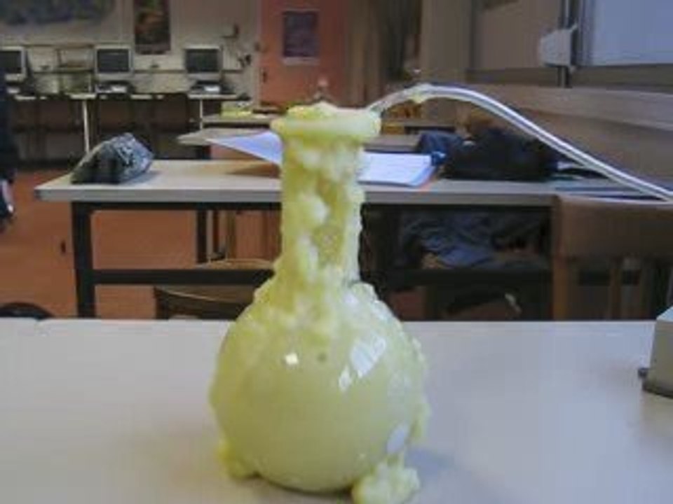 Modélisation d'une éruption volcanique explosive: vidéo 01