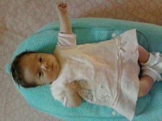 julie a 3 semaines...