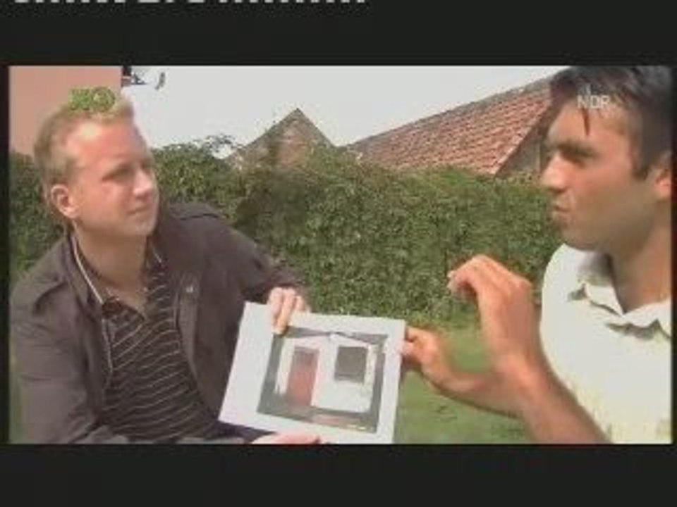 extra3  Dennis und der nette Herr von der NPD