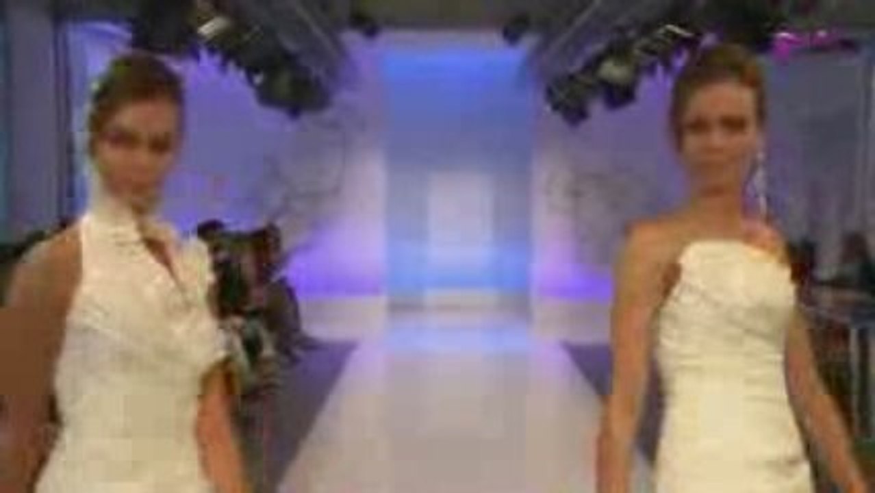 Défile Cymbeline de robe de mariage