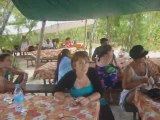 ile aux cerfs, repas avec musique locale