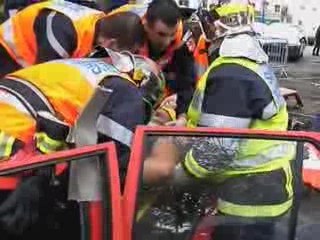 Les sapeurs-pompiers désincarcèrent une victime