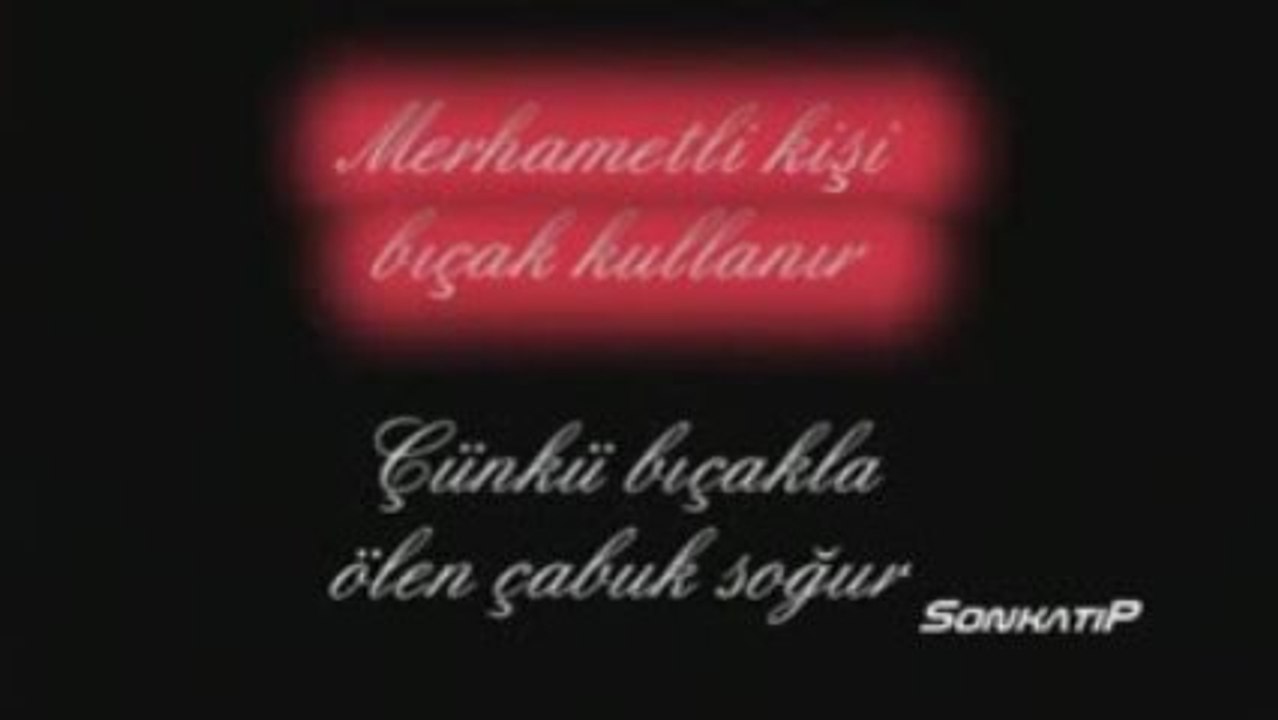 Herkes öldürür sevdiğini