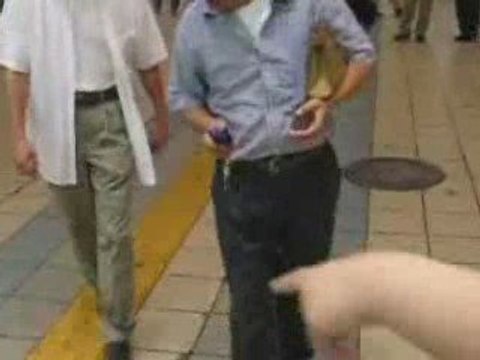 HygiaPure - Invasion de cafards dans le métro japonais
