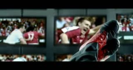 FOOTBALL365 : Fabregas dans la dernière pub Nike
