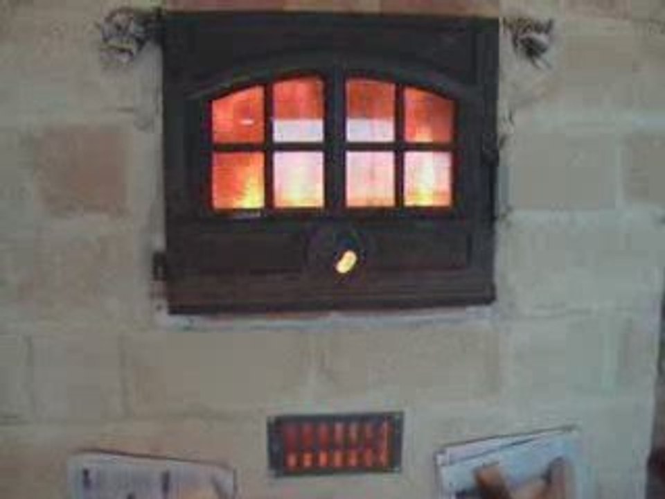 Première flambée du poêle de masse Trucsarret eaudolle