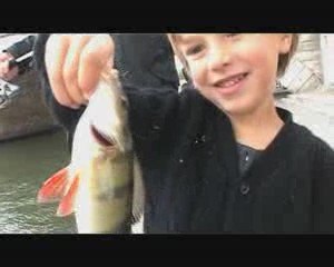 Les street fishers de Paris emmenés par Fred, habitant du 4e