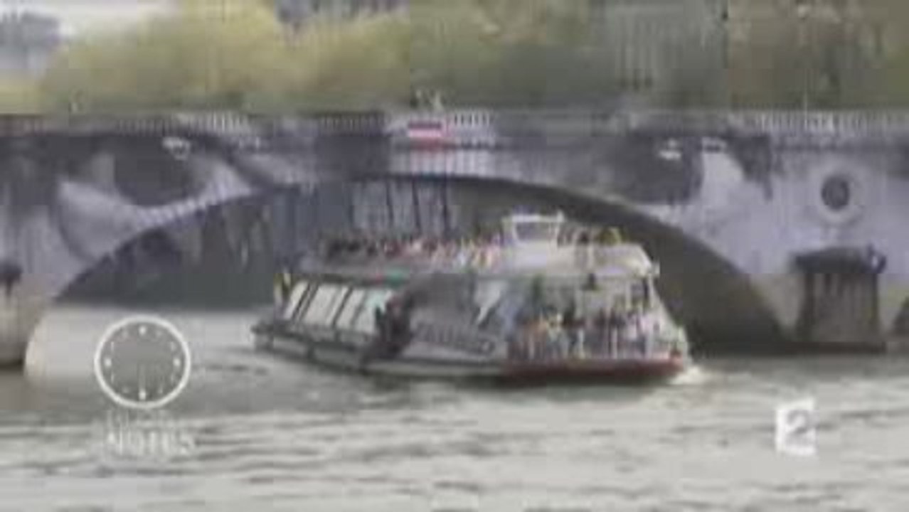 Women are Heroes par JR sur Télématin