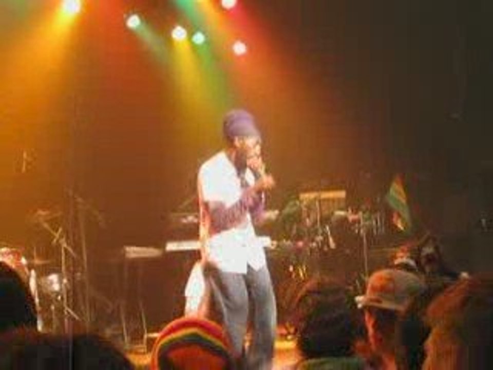 Sizzla Kalonji - Give Me A Try - LIVE!!