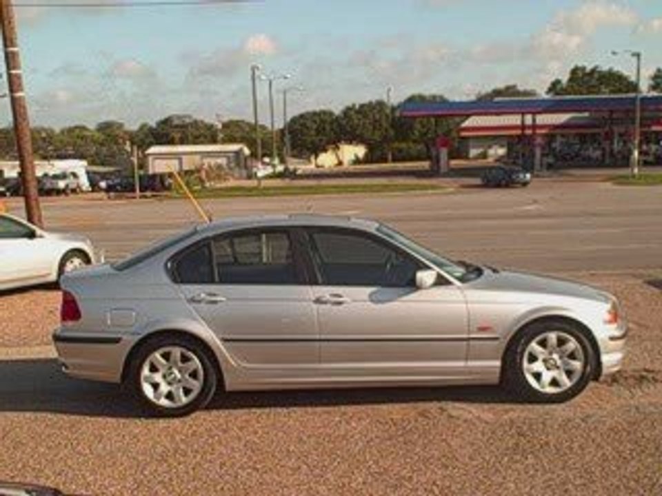BMW 323i Waco