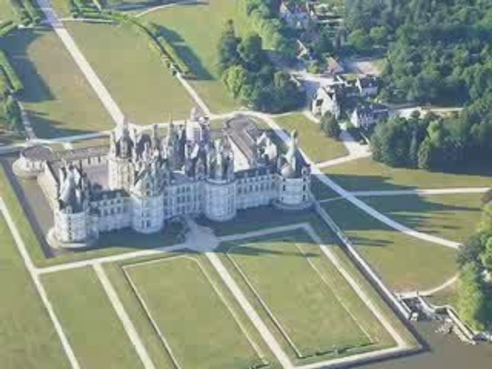 Paramoteur : Chateaux de la Loire vus du ciel