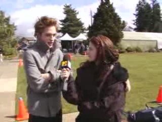 Robert Pattinson Takes On Bella's Lullaby