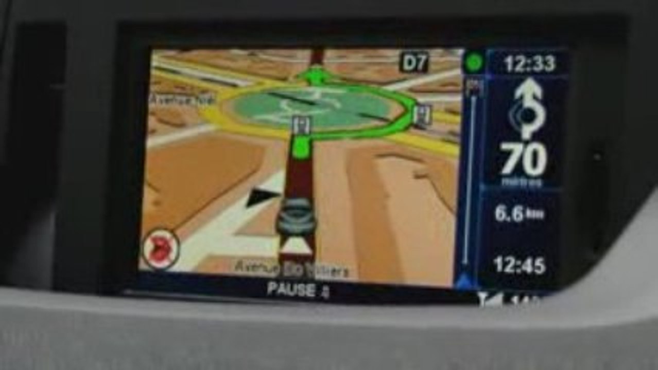 A chacun son GPS ! Tomtom sur iPhone et TNT chez Mio