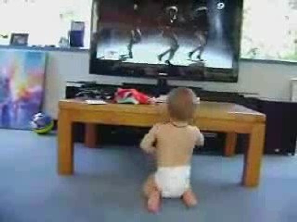 BABY LIKES TO BOOGIE