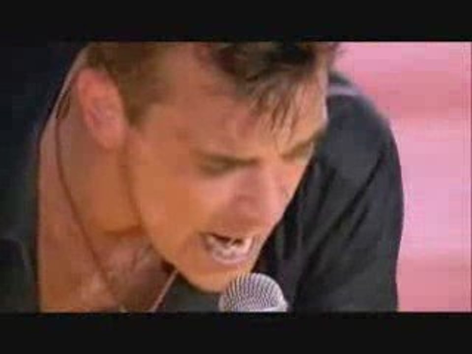 Robbie Williams * Come Undone * Live