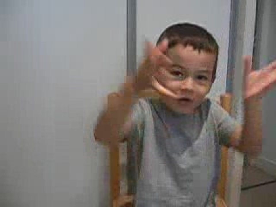 Un petit bohnomme, haut comme trois pommes