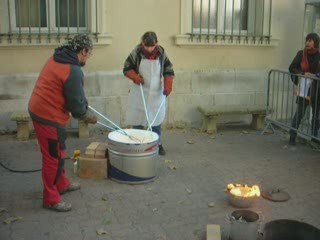 démonstration de cuisson raku à Saint Chamas.
