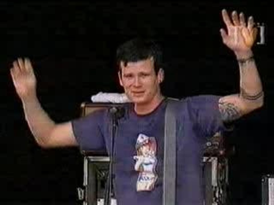 Blink 182 -  Aliens Exist (Live)