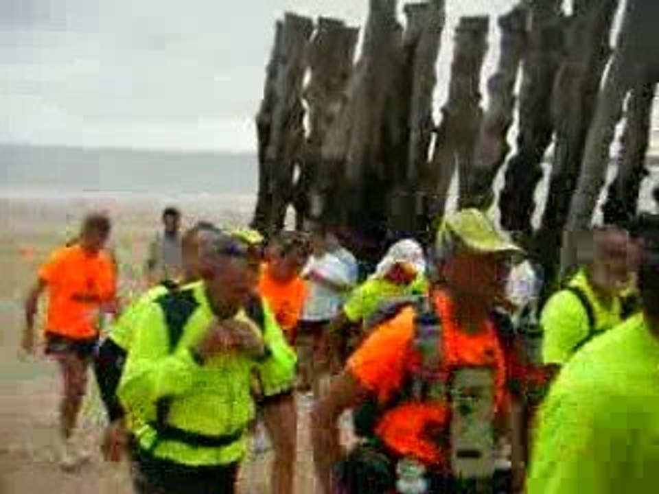 16 août, le départ à 8 h sur la plage à Saint-Malo