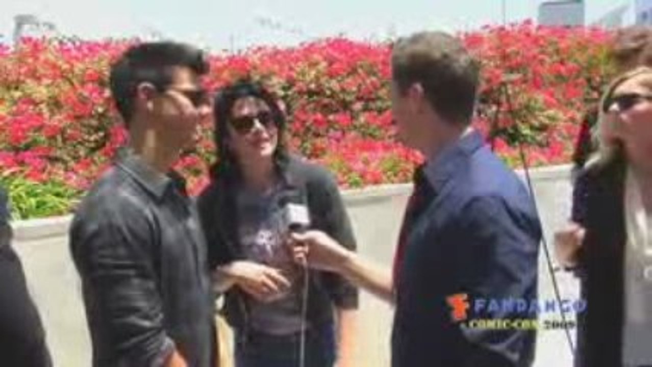 Fandango Kristen Stewart and Taylor Lautner